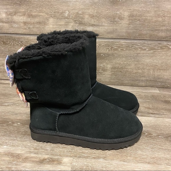 UGG | Bailey Bow Abstract Splatter Boots Black Size 7 NEW - Picture 2 of 10